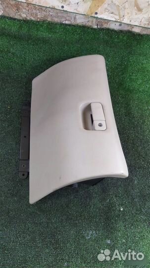 Бардачок в панель Mitsubishi Diamante F34A-5601940