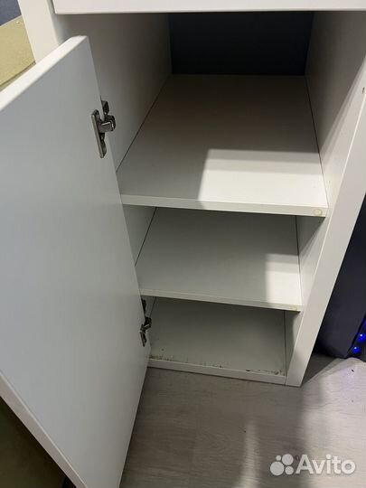 Письменный стол IKEA микке белый