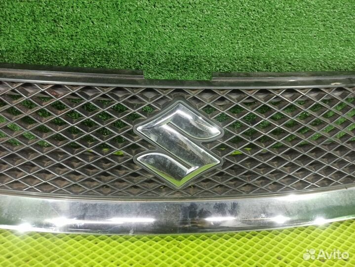 Решетка радиатора Suzuki Escudo