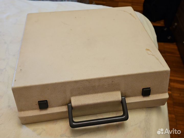 Печатная пишущая машинка Югославия