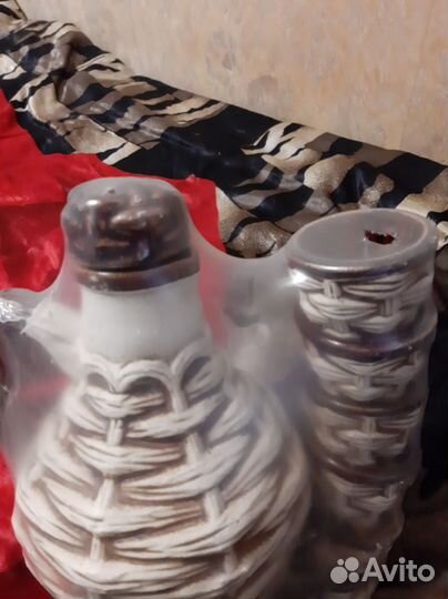 Кувшин с рюмками