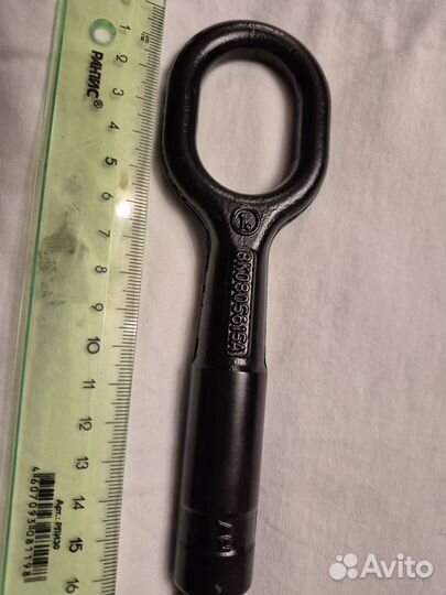 Буксировочный крюк VAG 8K0805615A