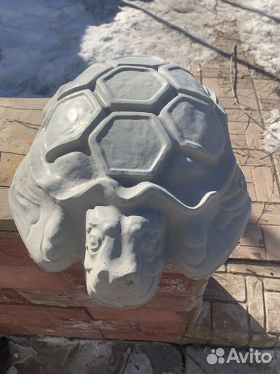 Лягушка, черепаха и крокодил из бетона