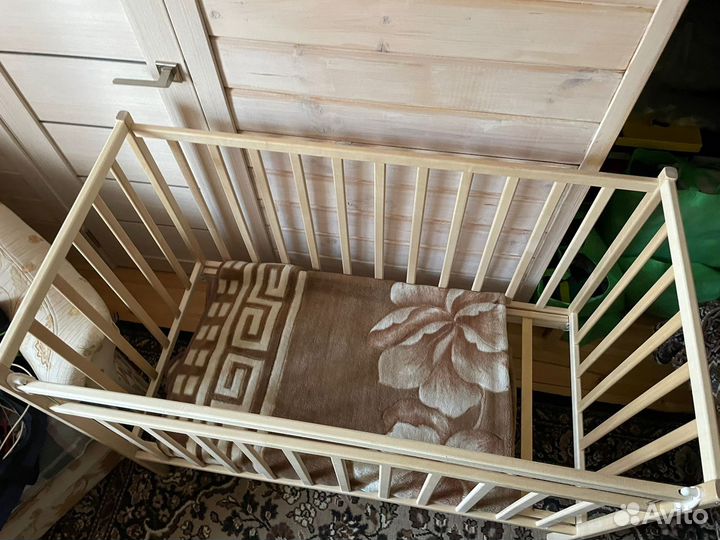 Детская кроватка