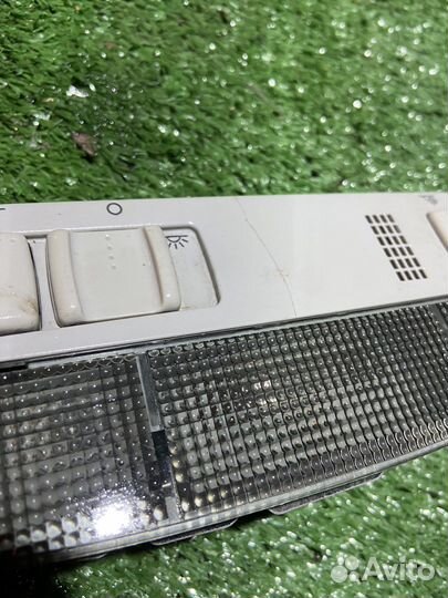 Фонарь салона плафон освещения шкода фабия 1