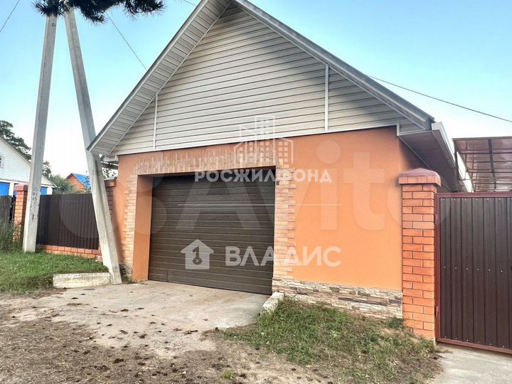 Дом 183,7 м² на участке 11,6 сот.