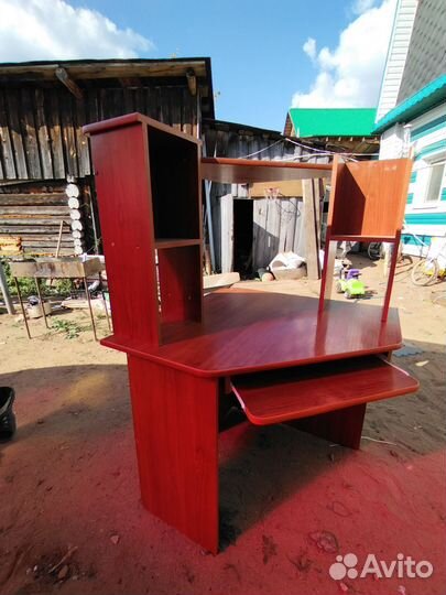 Компьютерный стол