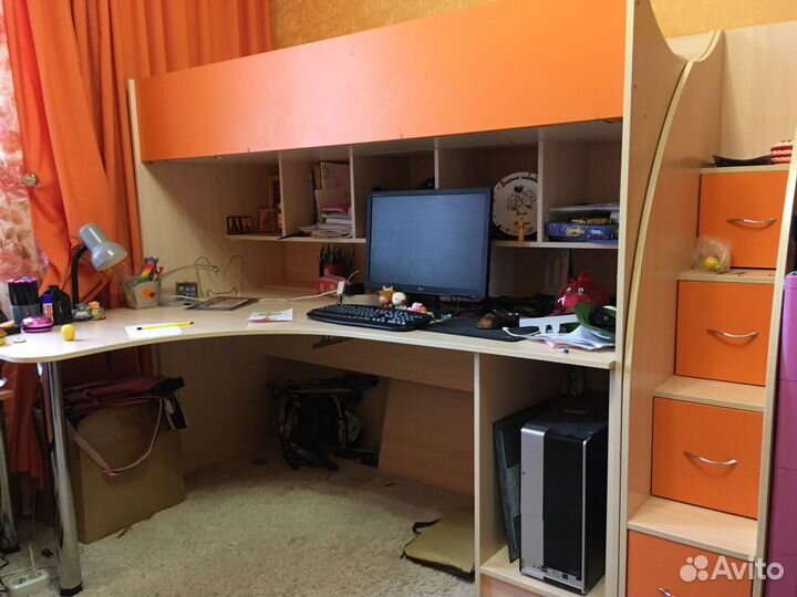 Детская кровать чердак со столом