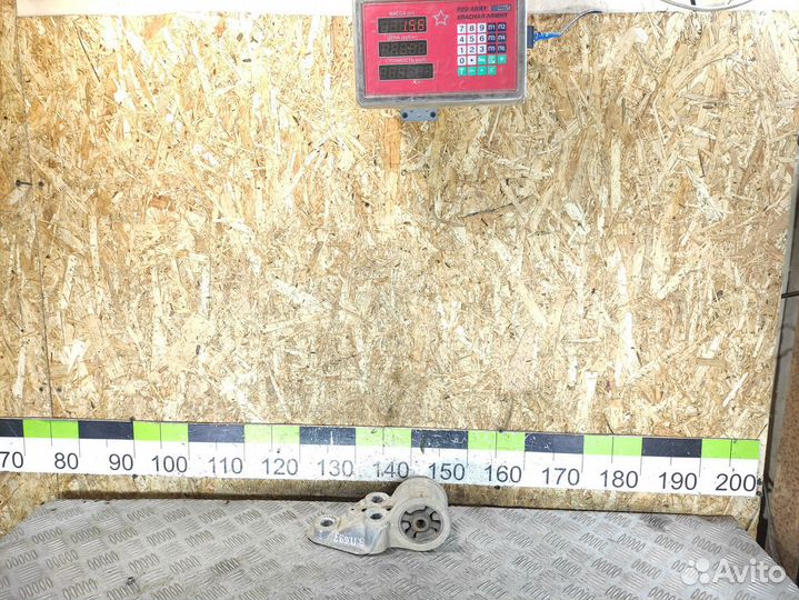 Кронштейн задней балки Volkswagen Passat b5 1996-2