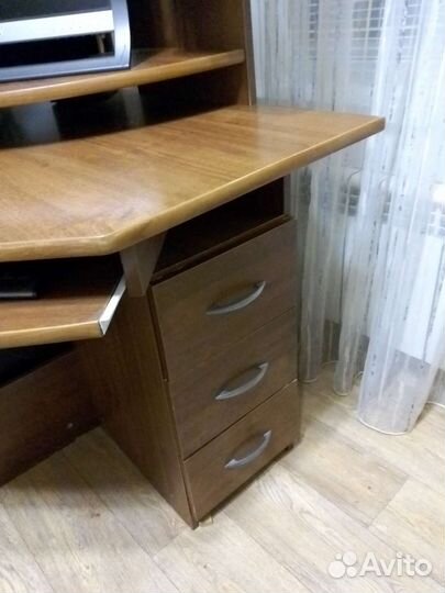 Компьютерный стол