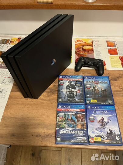 Игровая консоль Sony Playstation 4 Pro 1Tb CUH-720