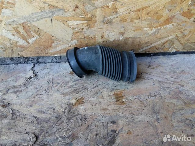 Патрубок воздушного фильтра Opel Zafira B 2005-20