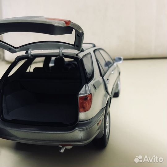 Lexus RX 300 (1998-2003г.) 1:18
