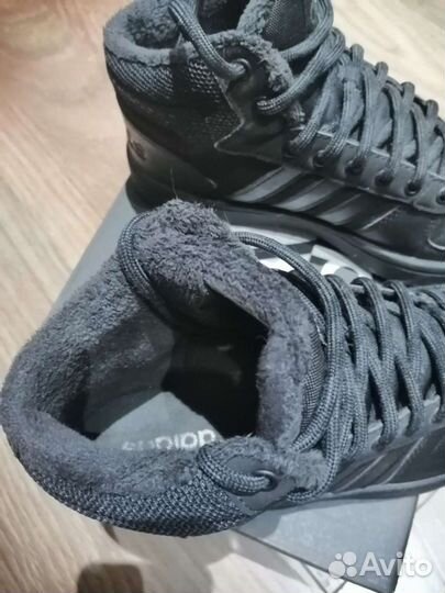 Зимние кроссовки adidas