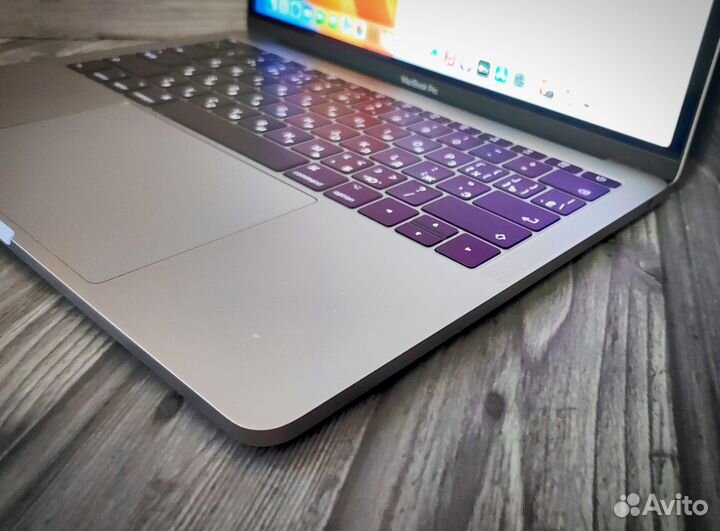 Apple MacBook Pro 13 2017 i5 2.3/8/256 gb
