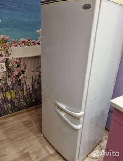 Холодильник бу Атлант