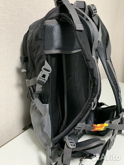 Рюкзак мужскойтрекинговый the north face