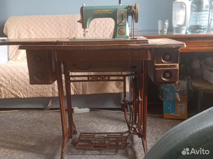 Швейная машинка бу