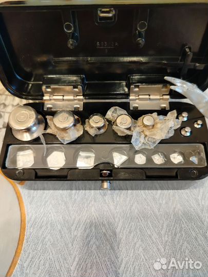 Гирьки для весов Г-4-210. мг-1100-10 ГОСТ 7328-65