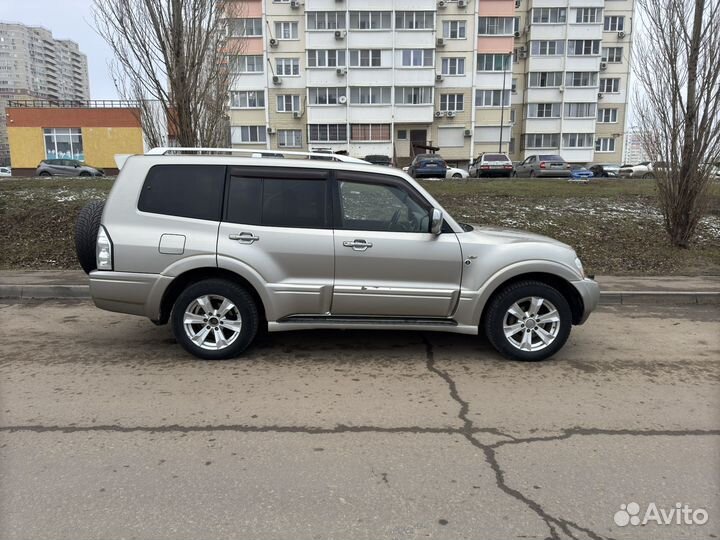 Mitsubishi Pajero 3.2 AT, 2006, 371 930 км