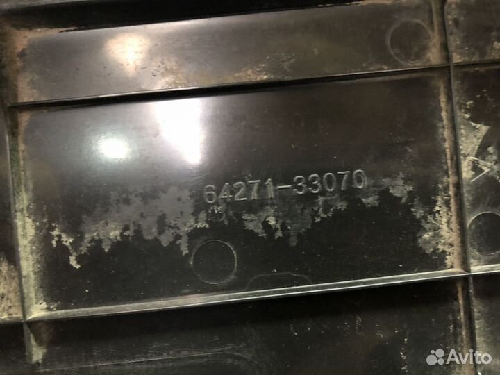 Обшивка багажника правая пластик Toyota Camry 50