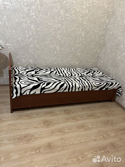 Кровать полуторка