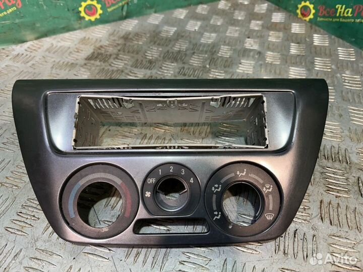 Консоль центральная Mitsubishi Lancer 9