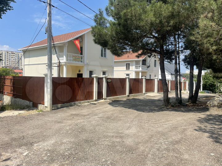 Дом 180 м² на участке 4 сот.