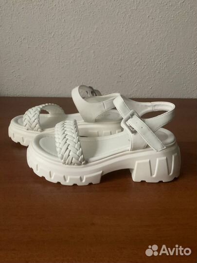 Сандали женские 37