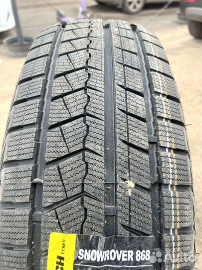 Roadmarch Snowrover 868 235/45 R18 85T