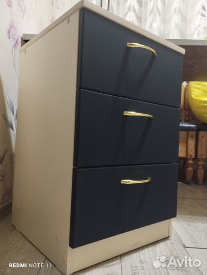 Тумба прикроватная