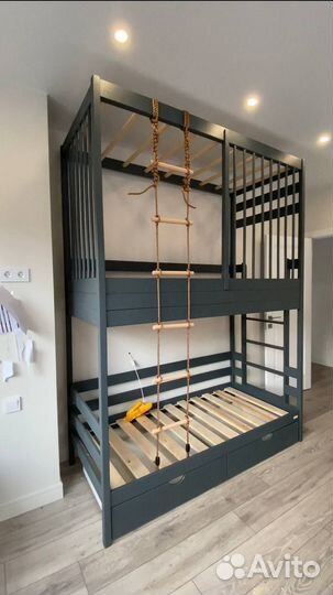 Двухъярусная детская кровать