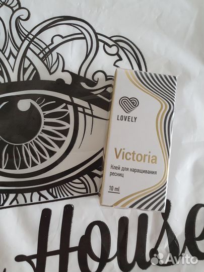 Рестницы и клей