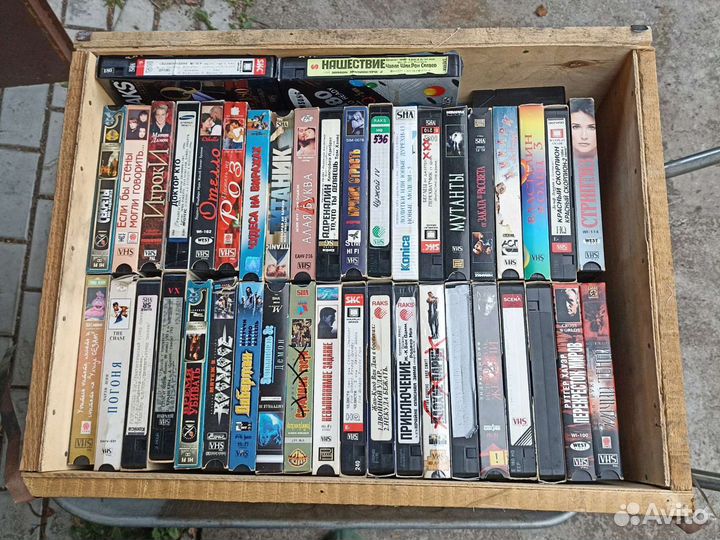 Видеокассеты с фильмами