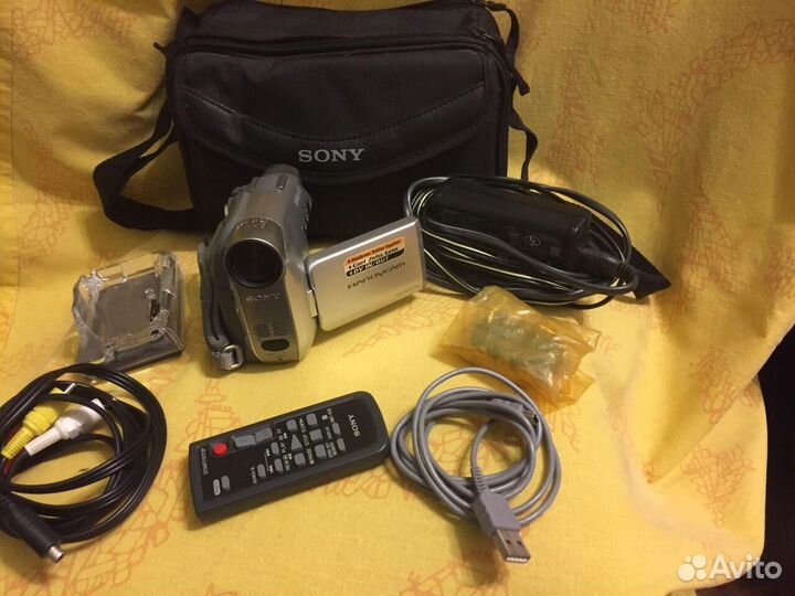 Видеокамера Sony DCR-HC22E