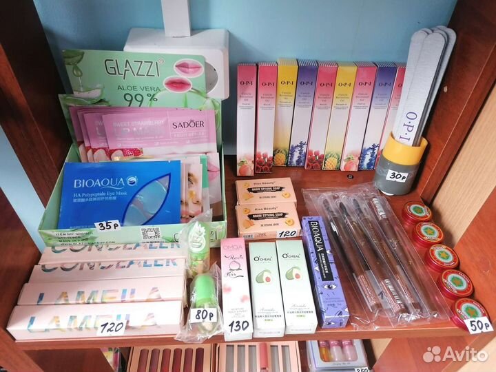 Декоративная косметика в наличии
