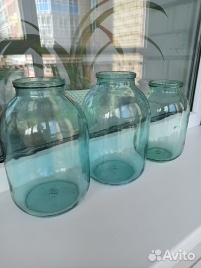 Банки стеклянные с крышками и без