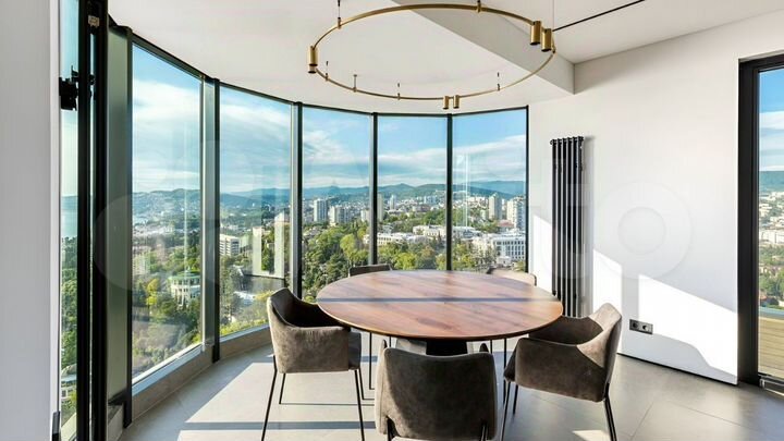 3-к. квартира, 90 м², 18/23 эт.