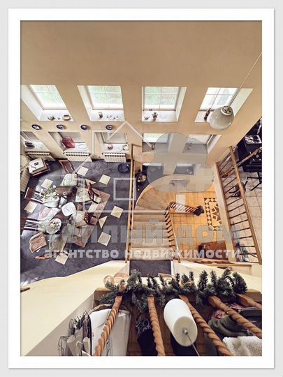 Дом 380 м² на участке 7 сот.