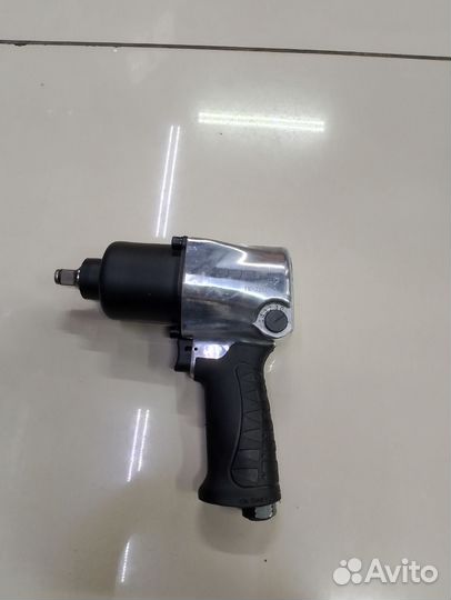 Гайковерт пневматический ударный