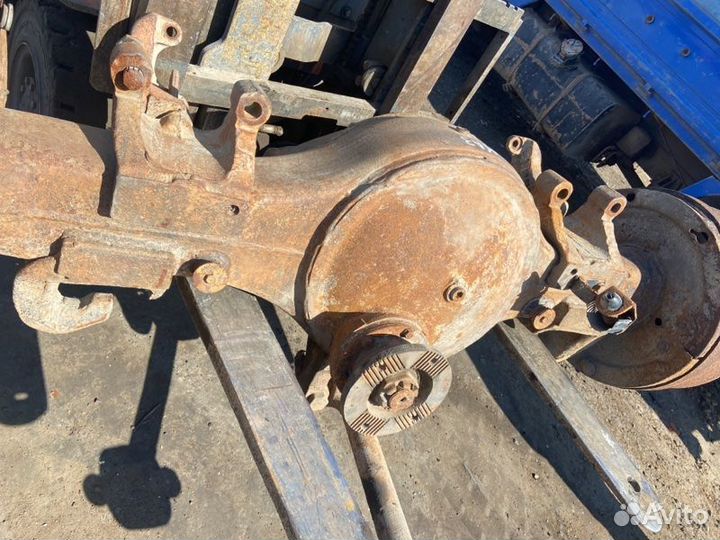 Средний мост. Маз 54329 грузовой тягач ямз238М2