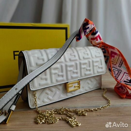 Сумка fendi baguette кожаная