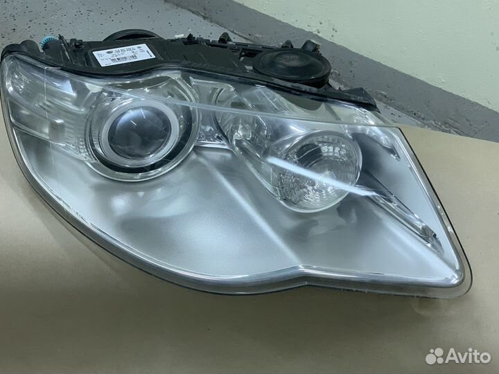 Фара правая VW Touareg gp
