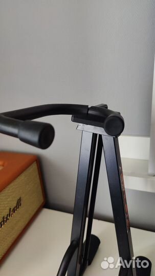 Универсальная стойка для гитары Athletic