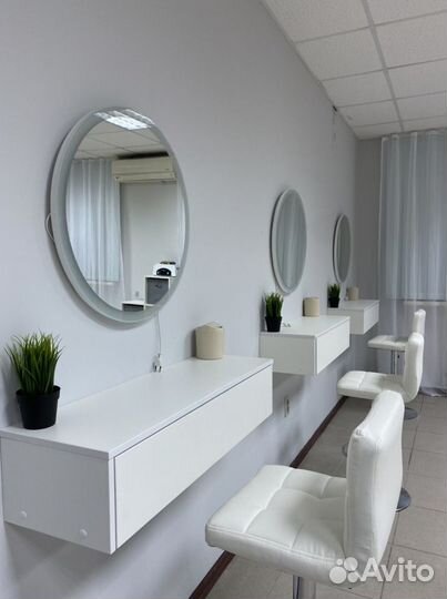 Аренда рабочего места лешмейкера, кушетка