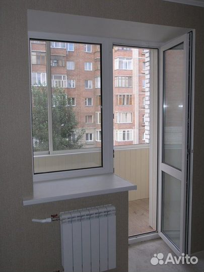 Балконный пластиковый блок с дверью