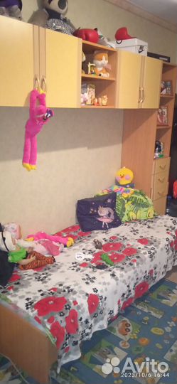 Кровать детская со встроенной мебелью