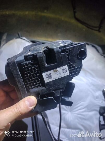 Замок передней правой двери хундай Солярис 2