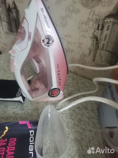 Утюг розовый Polaris