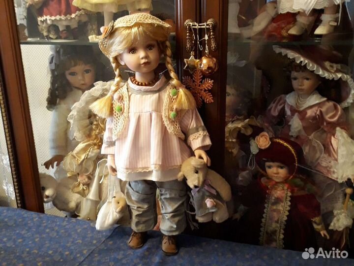 Кукла фарфоровая большая 57см